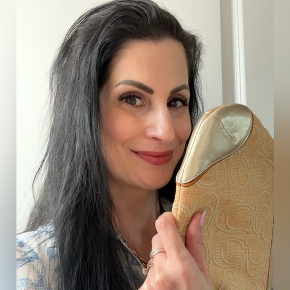 Meet your Posher - Picture 3 of 7